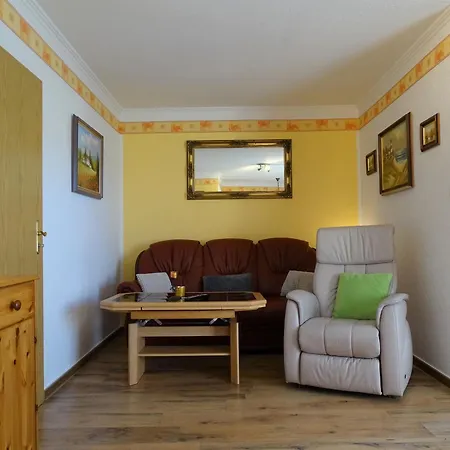 Nyaraló Kleine Monika