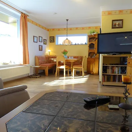 Nyaraló Kleine Monika